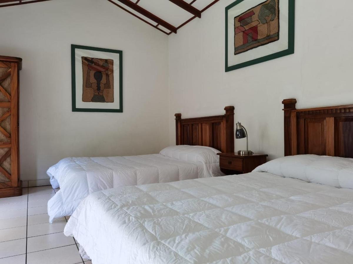 Hotel Bristol Aeropuerto Animas  Екстер'єр фото